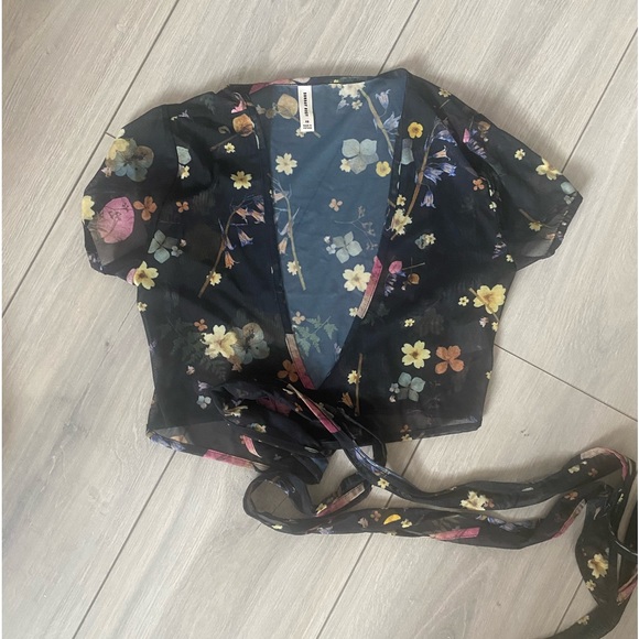 aritzia sundays best tie top - Picture 2 of 6